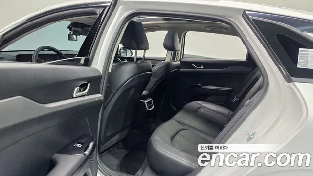 Kia K5 Новый K5 3 поколение 2.0 LPi(Для проката) — Фото автомобиля 11