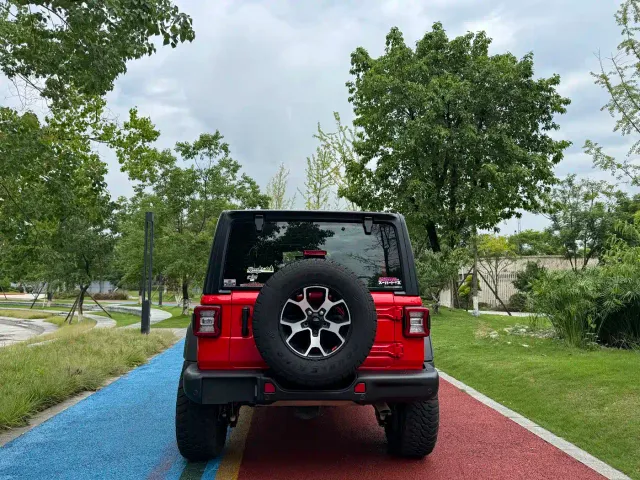 Jeep Wrangler — Фото автомобиля 6