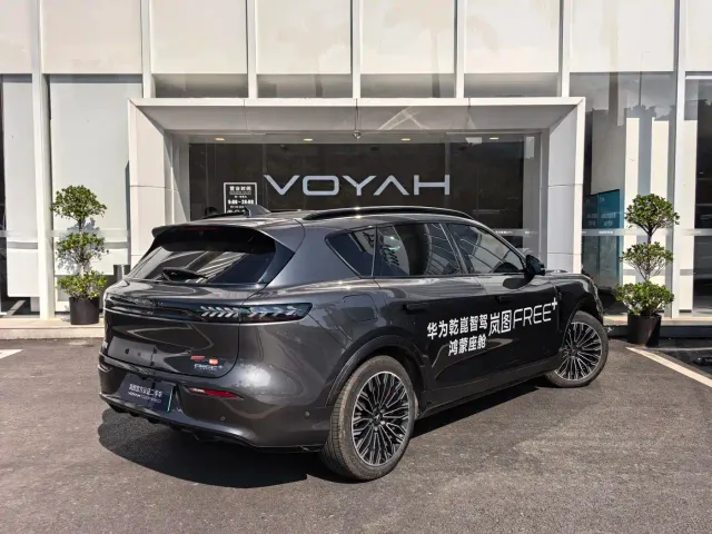 Voyah FREE — Фото автомобиля 7