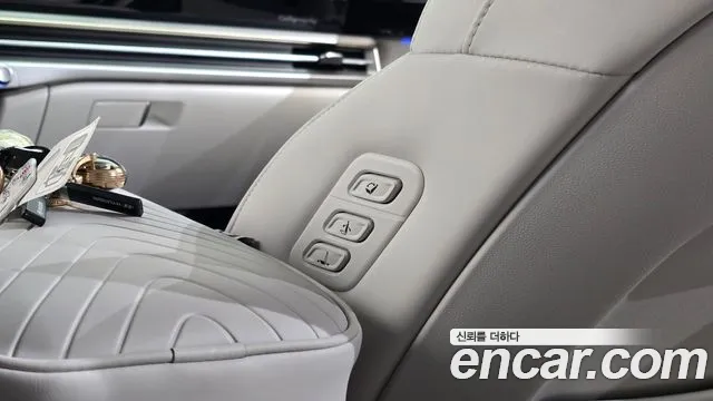 Hyundai Grandeur Grandeur (GN7) 2.5 Бензин 2WD — Фото автомобиля 15