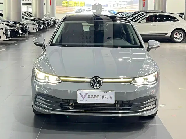 Volkswagen Golf — Фото автомобиля 2