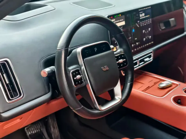 Li Auto L9 — Фото автомобиля 4