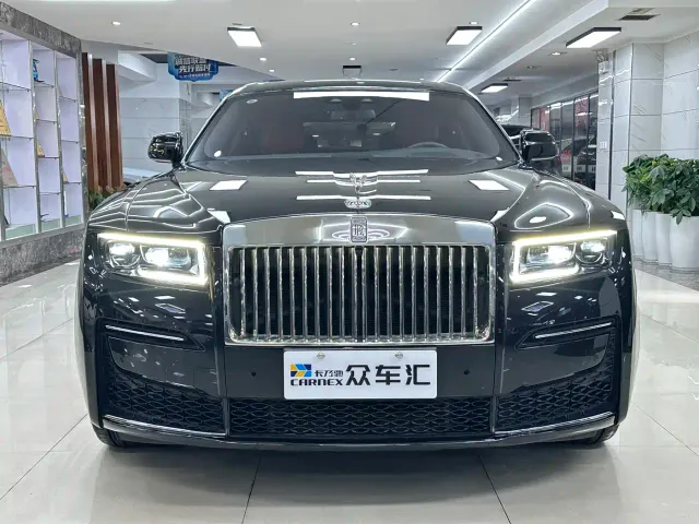Rolls-Royce Ghost — Фото автомобиля 2