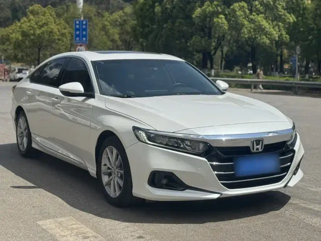 Honda Accord — Фото автомобиля 8