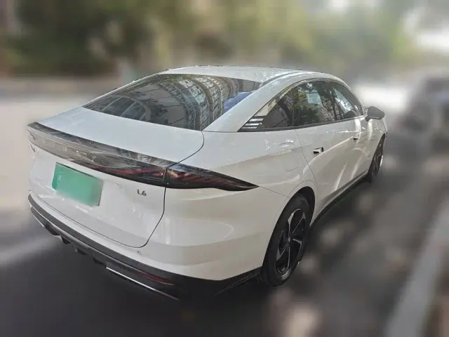 Geely Galaxy L6 — Фото автомобиля 6