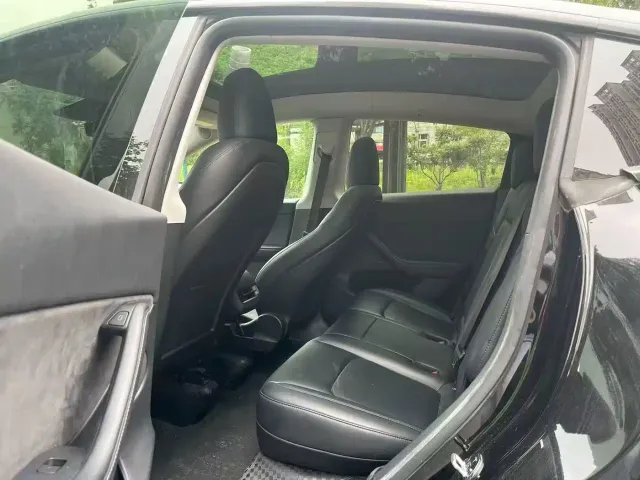 Tesla Model Y — Фото автомобиля 5
