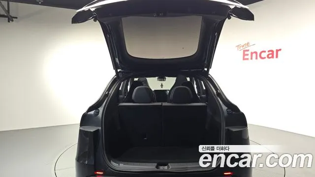 Tesla Model Y — Фото автомобиля 19