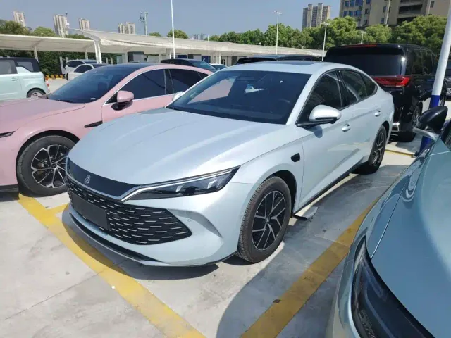 Фотография автомобиля — BYD Qin L