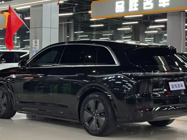 Li Auto L7 — Фото автомобиля 4