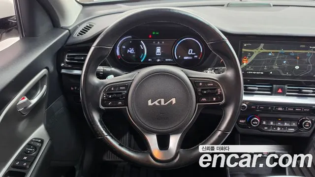 Kia Niro — Фото автомобиля 19