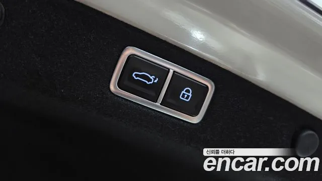 Hyundai Grandeur Grandeur (GN7) 2.5 Бензин 2WD — Фото автомобиля 15