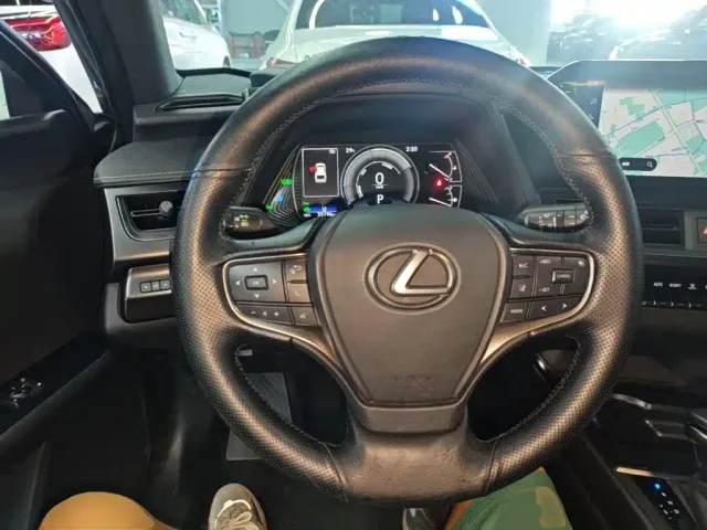 Lexus UX — Фото автомобиля 10