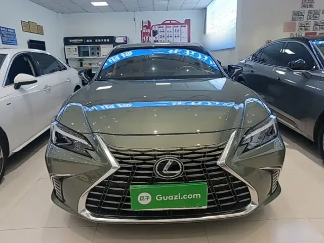 Lexus ES — Фото автомобиля 2