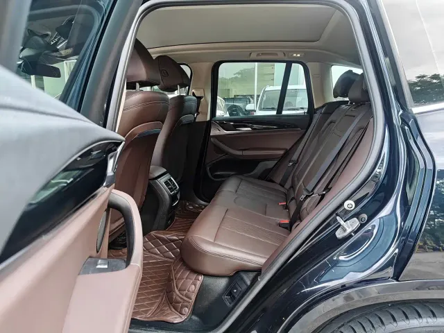 BMW iX3 — Фото автомобиля 8