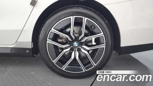 BMW 7-Series 7 серия (G70) 740i xDrive M Sport — Фото автомобиля 17