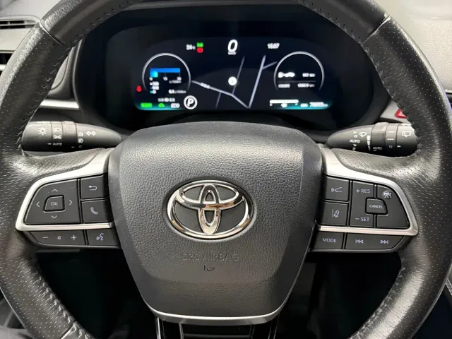 Toyota Sienna — Фото автомобиля 12