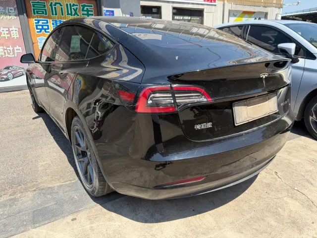 Tesla Model 3 — Фото автомобиля 8