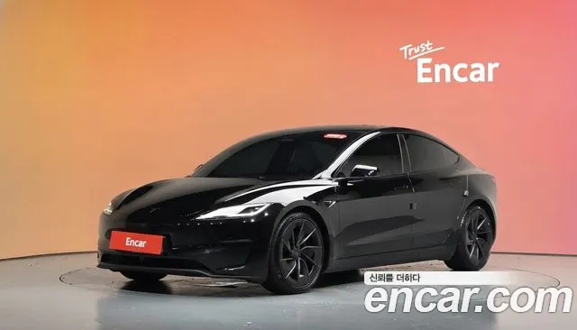 Фотография автомобиля — Tesla Model 3