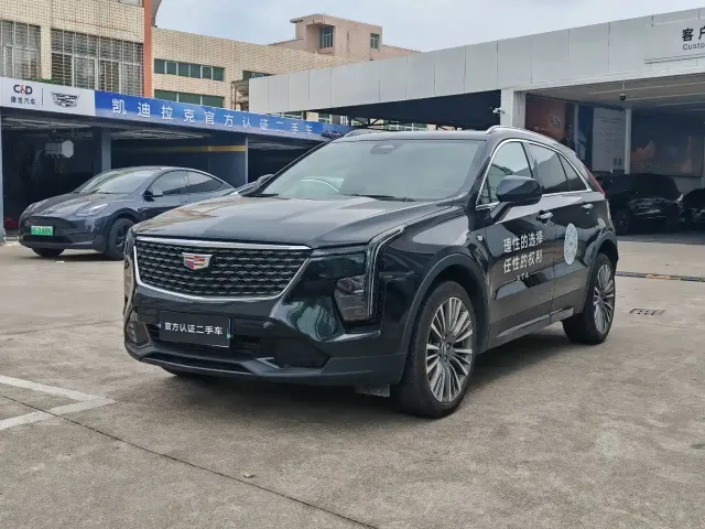 Фотография автомобиля — Cadillac XT4