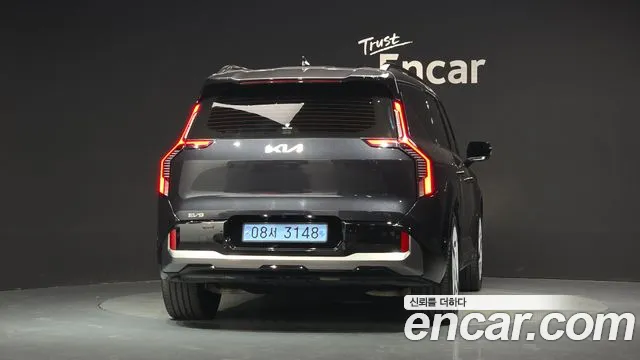 Kia EV9 — Фото автомобиля 4