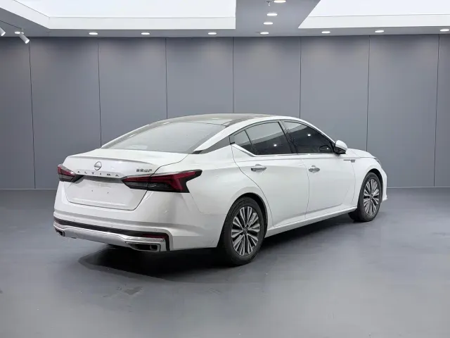 Nissan Teana — Фото автомобиля 6