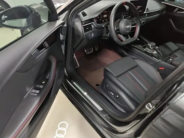 Audi A4L — Фото автомобиля 15