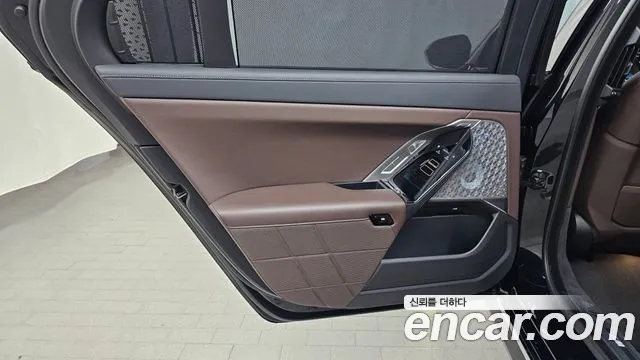 BMW 7-Series 7 серия (G70) 740i sDrive M Sport — Фото автомобиля 25