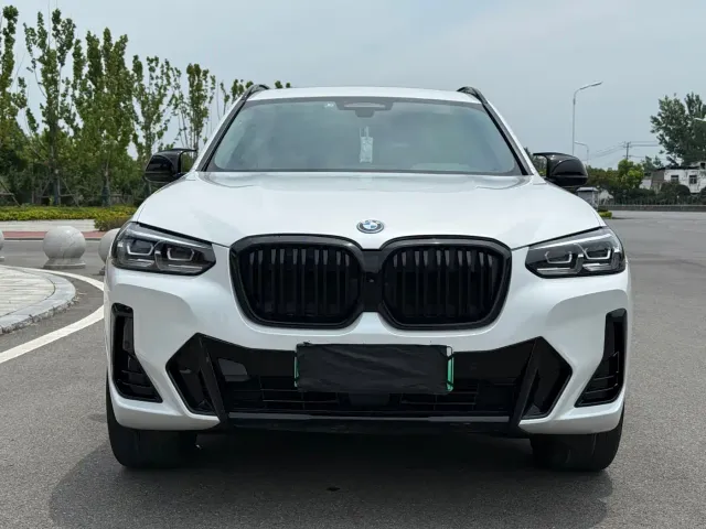 Фотография автомобиля — BMW iX3