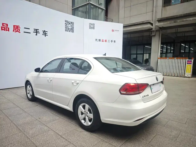 Volkswagen Lavida — Фото автомобиля 5
