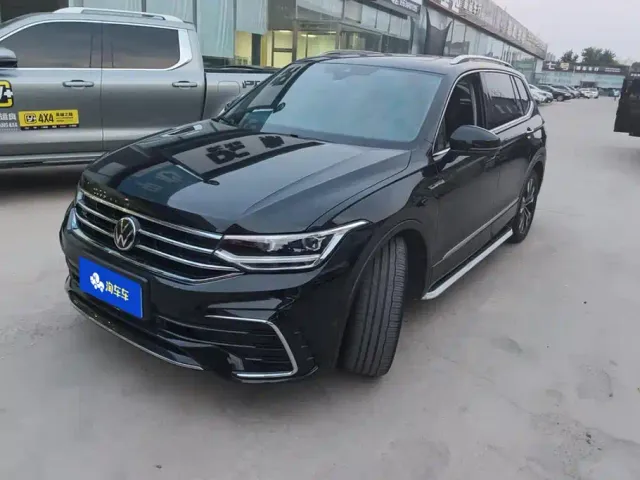 Фотография автомобиля — Volkswagen Tiguan L