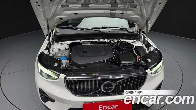 Вольво XC40 B4 Ultra Bright — Фото автомобиля 6