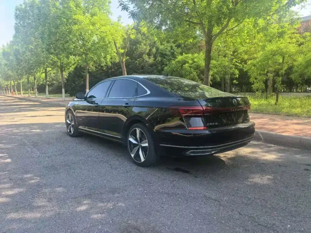 Volkswagen Passat — Фото автомобиля 7