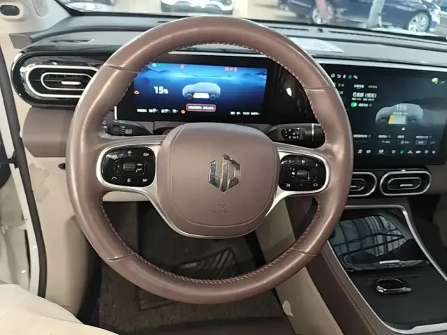 Leapmotor C11 — Фото автомобиля 10