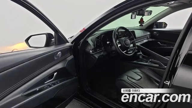 Hyundai AVANTE Avante (CN7) — Фото автомобиля 3
