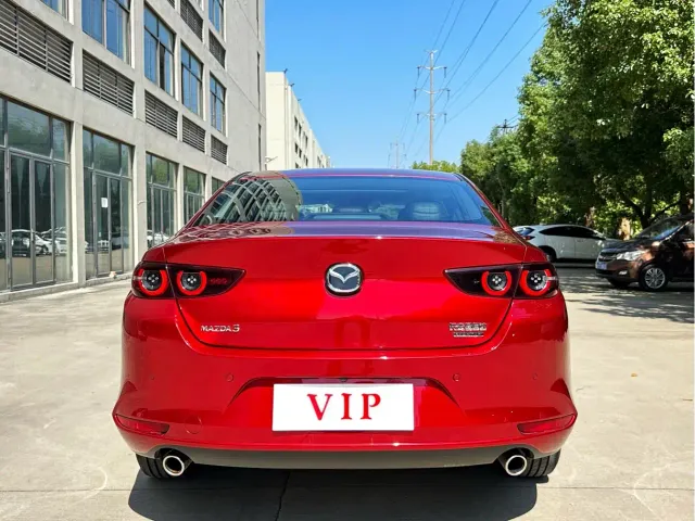 Mazda Axela — Фото автомобиля 13