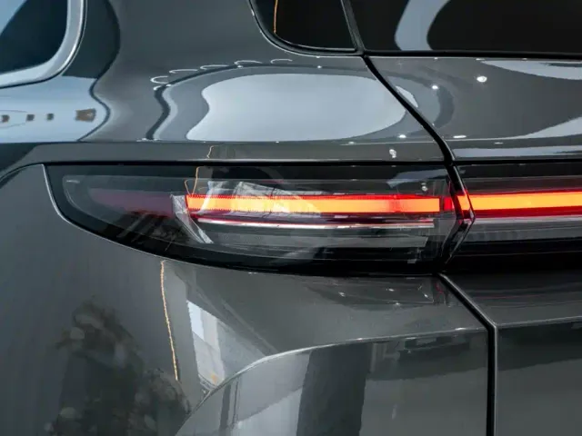 Li Auto L9 — Фото автомобиля 10