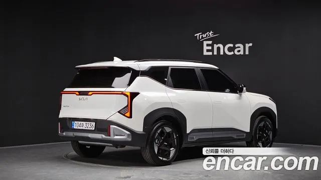 Kia Seltos Seltos 2 поколение Бензин 1.6T 2WD — Фото автомобиля 2