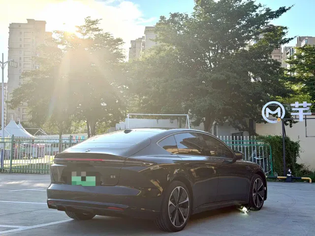 Nio ET5 — Фото автомобиля 6