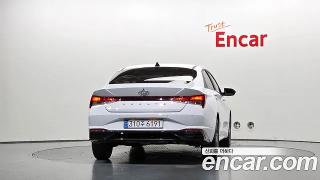 Hyundai Avante — Фото автомобиля 4