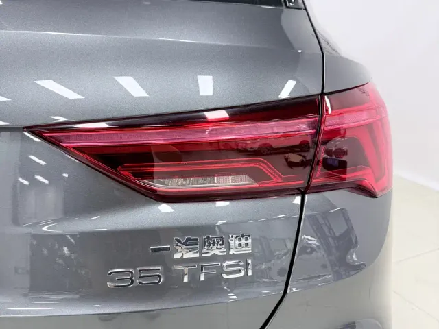 Audi Q3 — Фото автомобиля 9