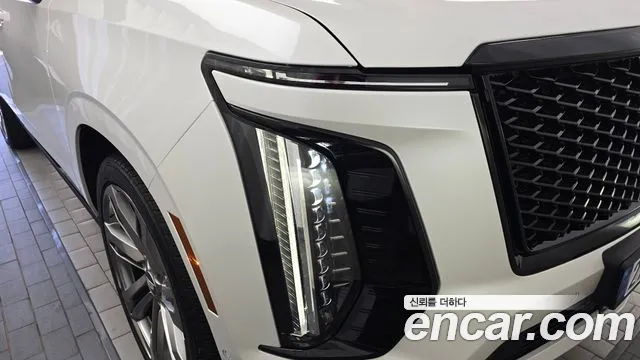 Cadillac Escalade Generation 5 — Фото автомобиля 22