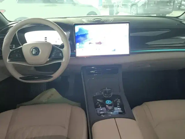 BYD Han — Фото автомобиля 12