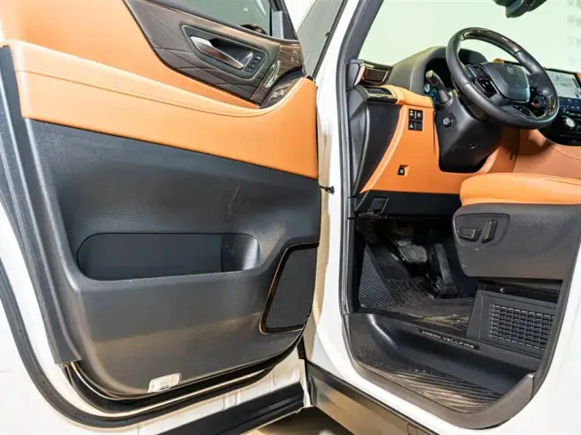 Toyota Vellfire — Фото автомобиля 7