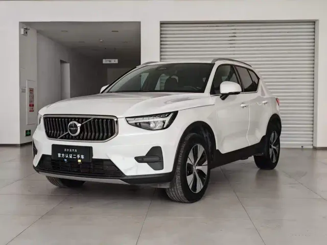 Фотография автомобиля — Volvo XC40