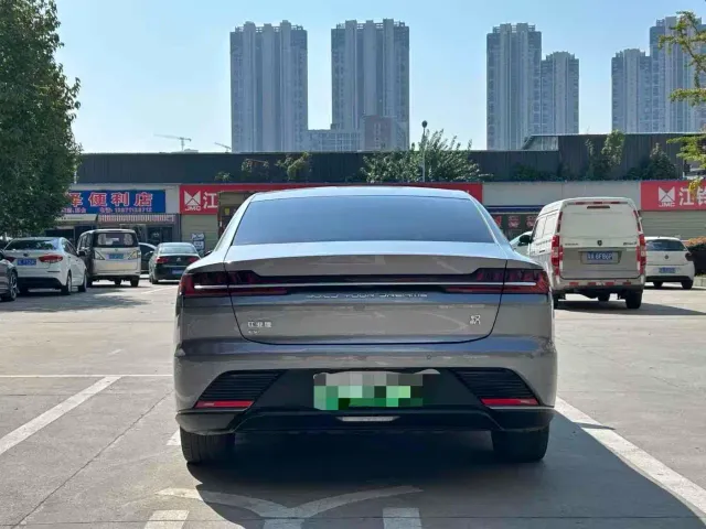 BYD Han — Фото автомобиля 9