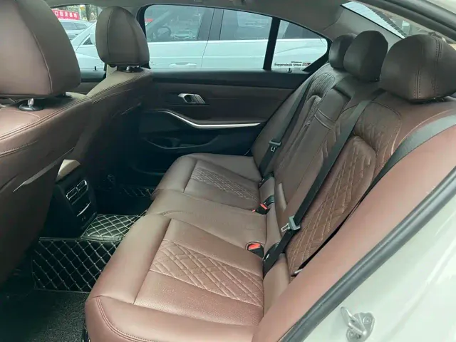 BMW 3 Series — Фото автомобиля 10