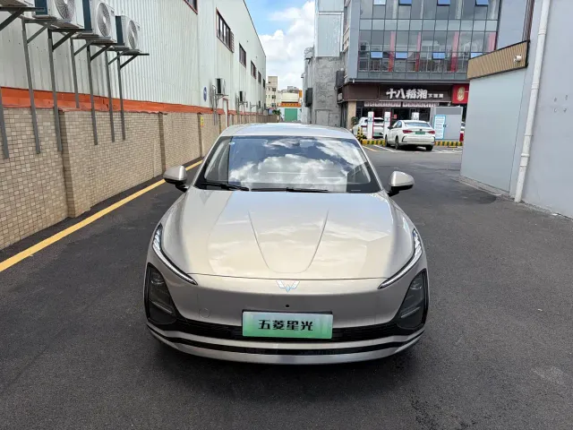 Wuling Starlight — Фото автомобиля 2
