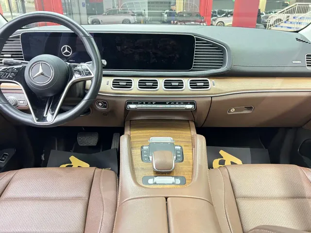 Mercedes-Benz GLE-Class — Фото автомобиля 11