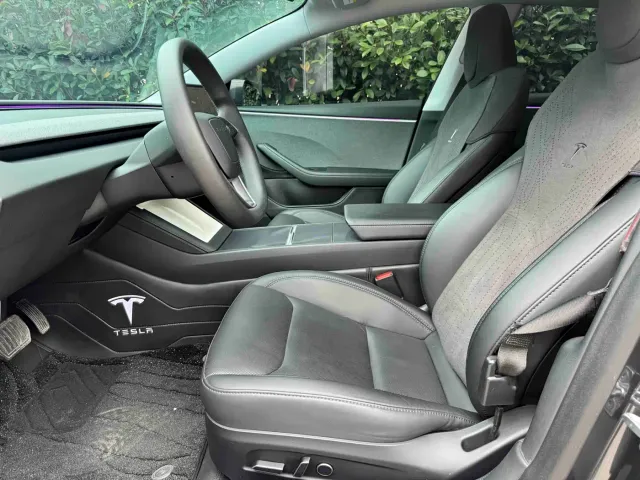Tesla Model 3 — Фото автомобиля 4