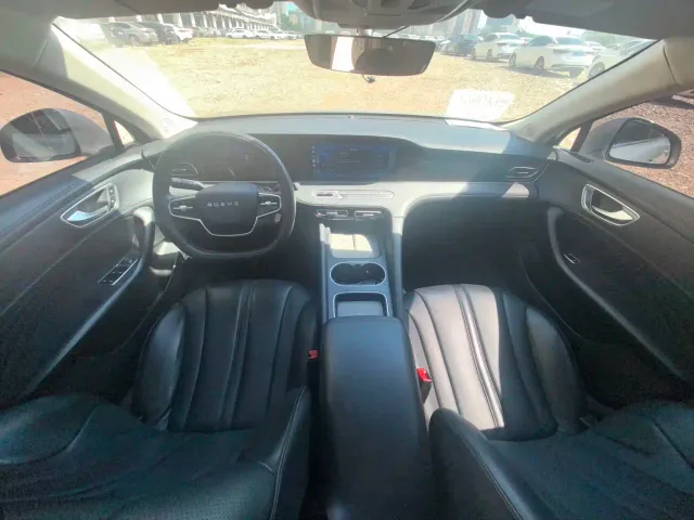 Roewe D7 — Фото автомобиля 11